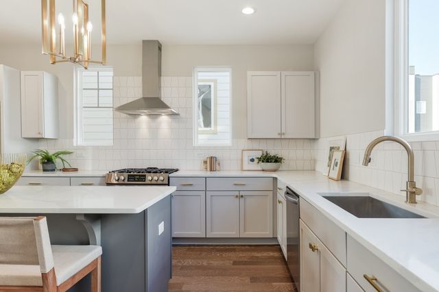 616 Croley Dr, Nashville, TN 37209