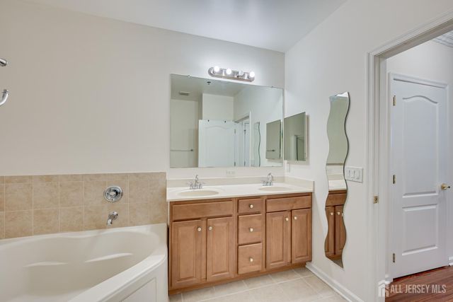 2822 Edward Stec Boulevard, Edison, NJ 08837