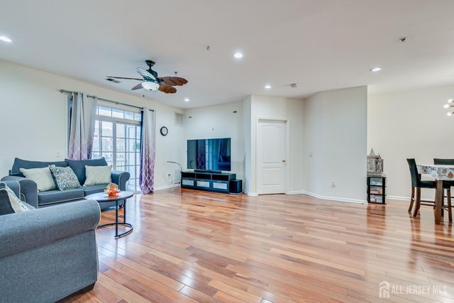 2822 Edward Stec Boulevard, Edison, NJ 08837