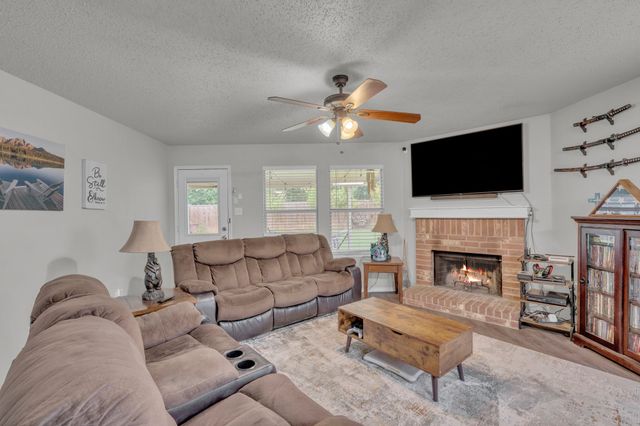 9401 Glen Falls Lane, Denton, TX 76210