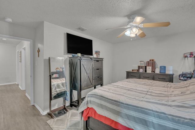 9401 Glen Falls Lane, Denton, TX 76210