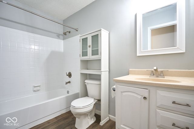 805 Burr Oak Drive, Indianapolis, IN 46217