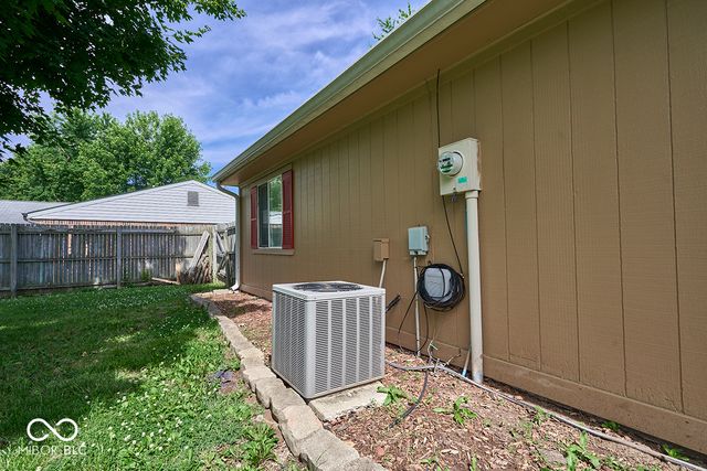 805 Burr Oak Drive, Indianapolis, IN 46217