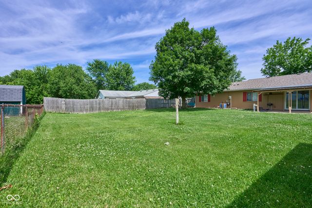 805 Burr Oak Drive, Indianapolis, IN 46217