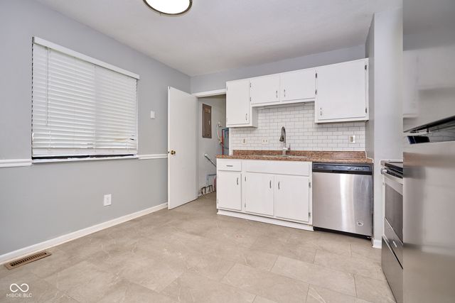 805 Burr Oak Drive, Indianapolis, IN 46217