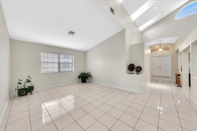 20231 NW 10th St, Pembroke Pines, FL 33029