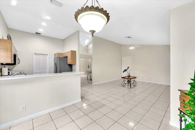 20231 NW 10th St, Pembroke Pines, FL 33029