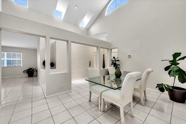 20231 NW 10th St, Pembroke Pines, FL 33029