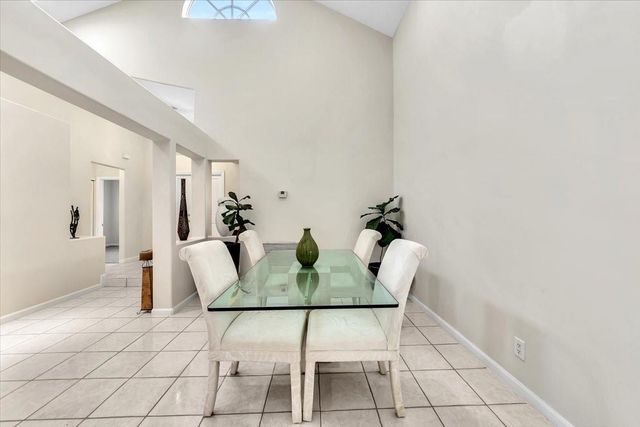 20231 NW 10th St, Pembroke Pines, FL 33029