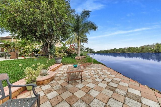 20231 NW 10th St, Pembroke Pines, FL 33029