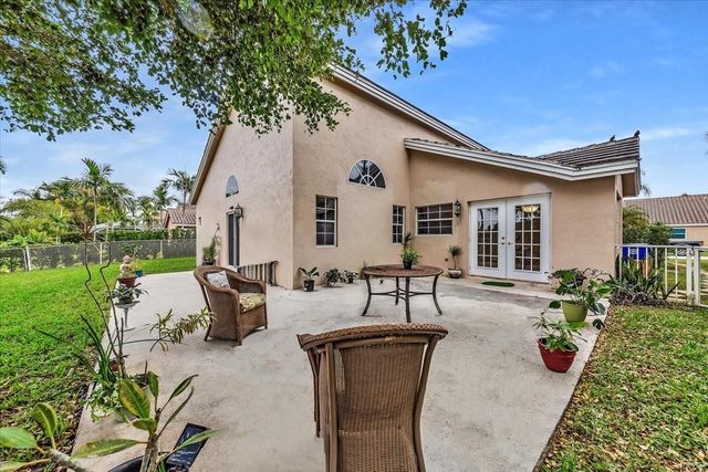 20231 NW 10th St, Pembroke Pines, FL 33029