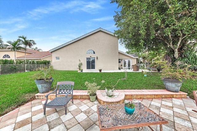 20231 NW 10th St, Pembroke Pines, FL 33029