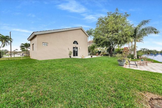 20231 NW 10th St, Pembroke Pines, FL 33029