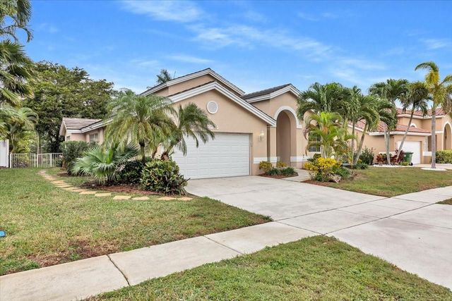 20231 NW 10th St, Pembroke Pines, FL 33029