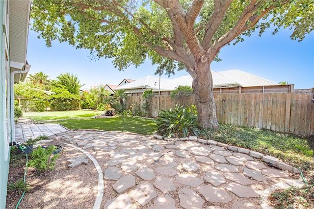 15658 CUMANA Dr, Corpus Christi, TX 78418