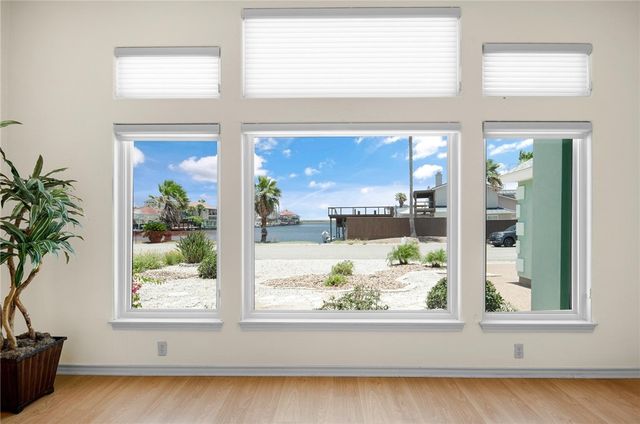 15658 CUMANA Dr, Corpus Christi, TX 78418