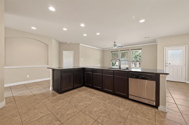 706 Fairway Drive, La Porte, TX 77571