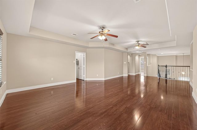 706 Fairway Drive, La Porte, TX 77571