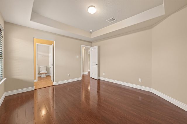 706 Fairway Drive, La Porte, TX 77571