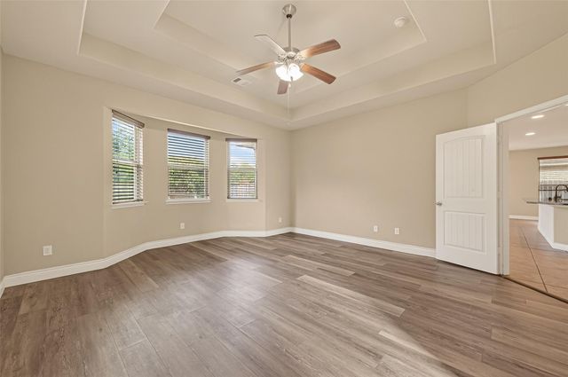 706 Fairway Drive, La Porte, TX 77571