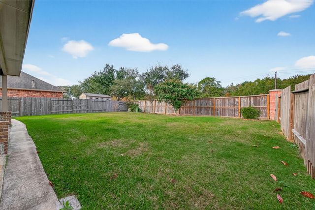 706 Fairway Drive, La Porte, TX 77571