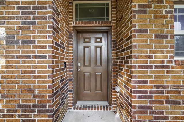 706 Fairway Drive, La Porte, TX 77571