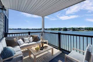 43 March St 3, Salem, MA 01970