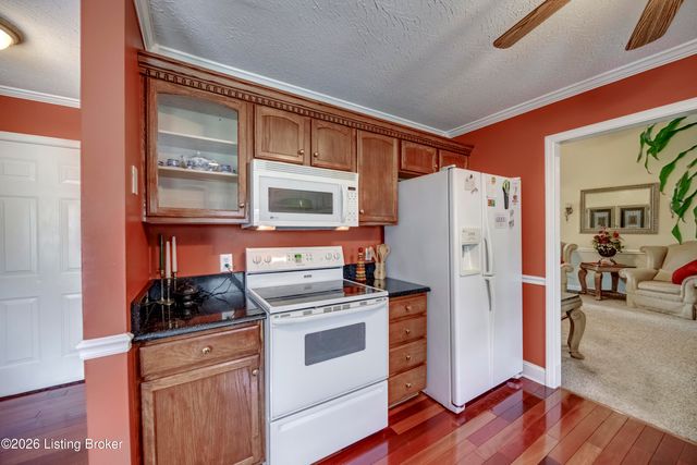 2009 Stephanie Kaye Dr, La Grange, KY 40031