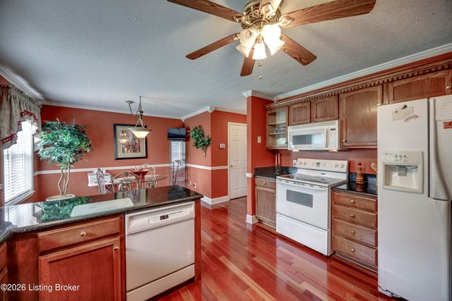 2009 Stephanie Kaye Dr, La Grange, KY 40031