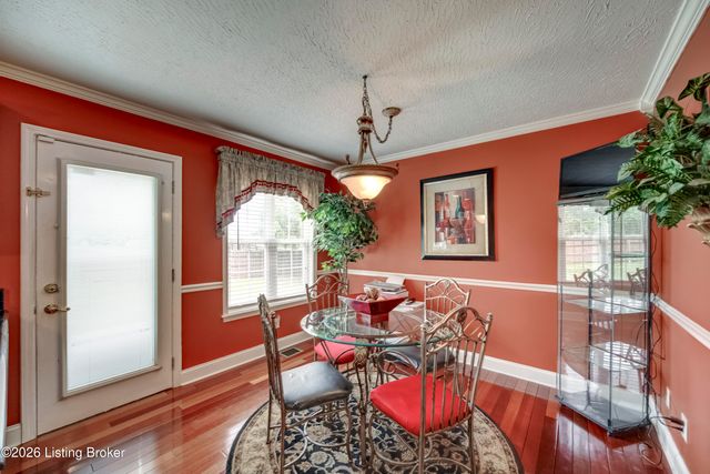2009 Stephanie Kaye Dr, La Grange, KY 40031