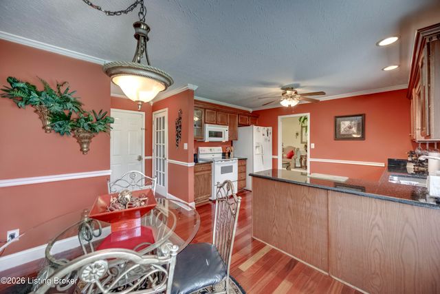 2009 Stephanie Kaye Dr, La Grange, KY 40031