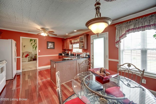 2009 Stephanie Kaye Dr, La Grange, KY 40031