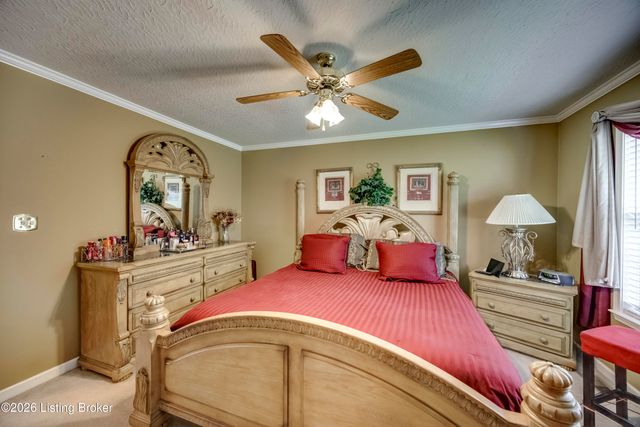 2009 Stephanie Kaye Dr, La Grange, KY 40031