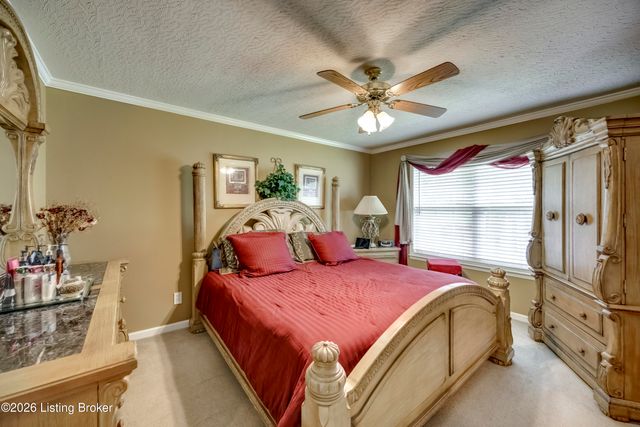 2009 Stephanie Kaye Dr, La Grange, KY 40031