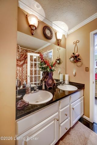 2009 Stephanie Kaye Dr, La Grange, KY 40031