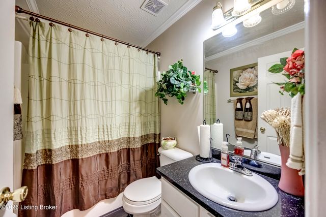 2009 Stephanie Kaye Dr, La Grange, KY 40031