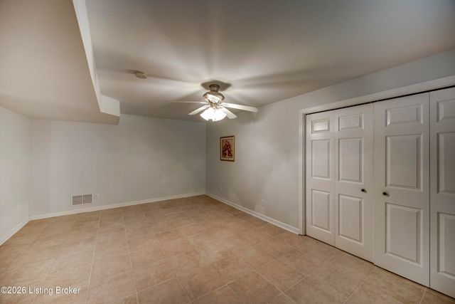 2009 Stephanie Kaye Dr, La Grange, KY 40031