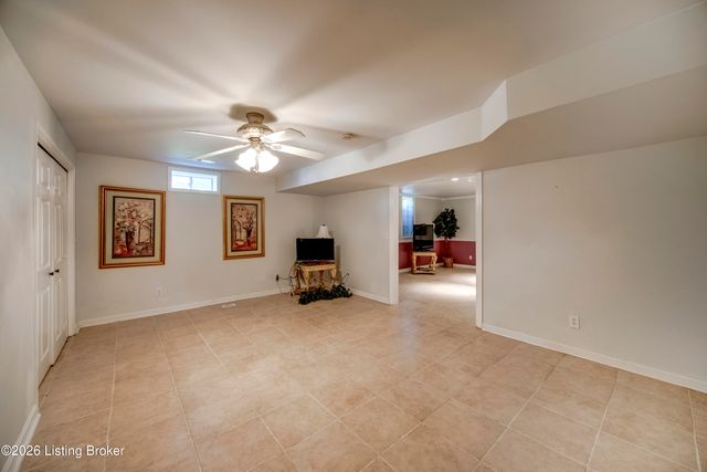 2009 Stephanie Kaye Dr, La Grange, KY 40031