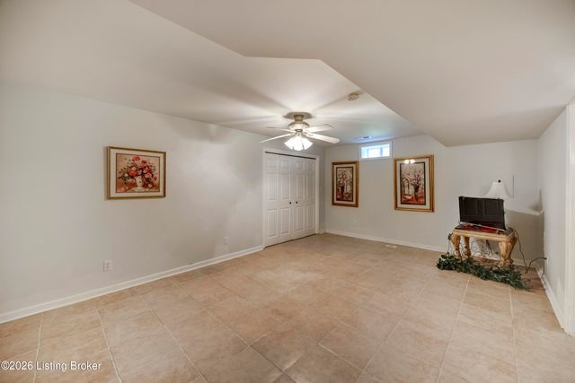 2009 Stephanie Kaye Dr, La Grange, KY 40031