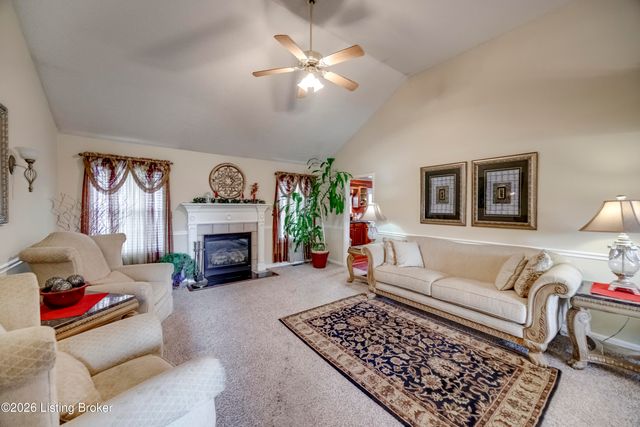 2009 Stephanie Kaye Dr, La Grange, KY 40031