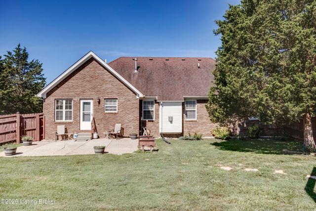 2009 Stephanie Kaye Dr, La Grange, KY 40031
