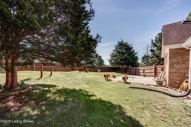 2009 Stephanie Kaye Dr, La Grange, KY 40031