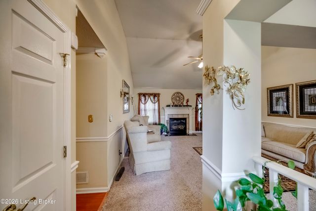 2009 Stephanie Kaye Dr, La Grange, KY 40031