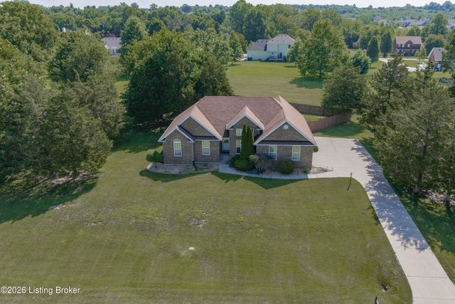 2009 Stephanie Kaye Dr, La Grange, KY 40031