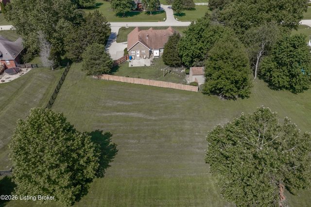 2009 Stephanie Kaye Dr, La Grange, KY 40031