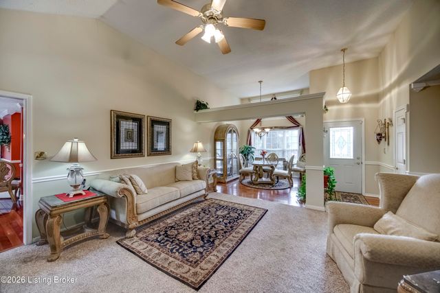 2009 Stephanie Kaye Dr, La Grange, KY 40031