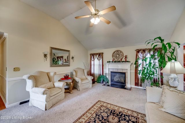 2009 Stephanie Kaye Dr, La Grange, KY 40031