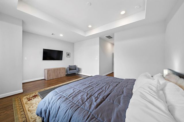 1217 Crockett Street, Houston, TX 77007