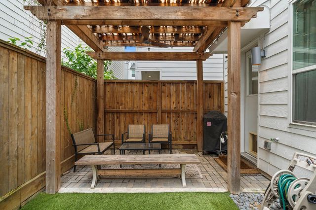 1217 Crockett Street, Houston, TX 77007