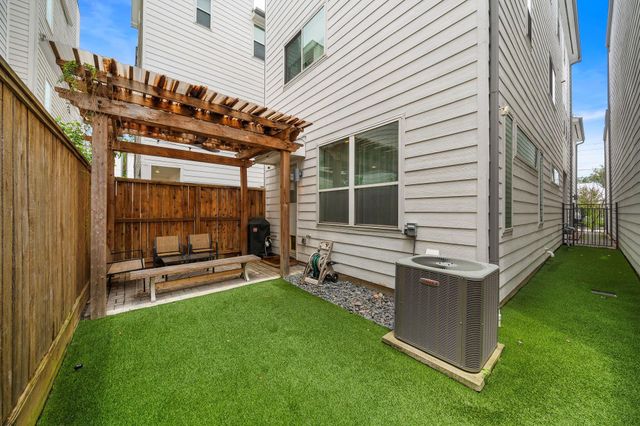 1217 Crockett Street, Houston, TX 77007